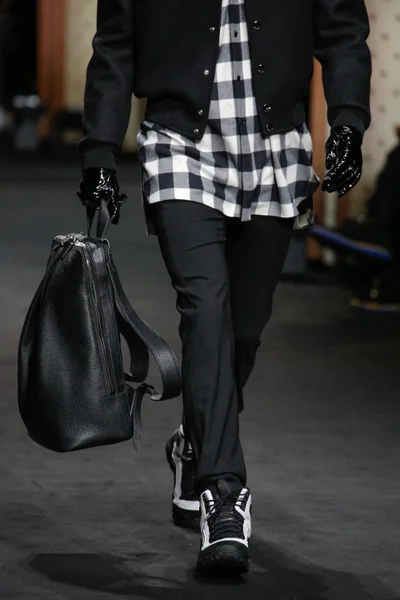 Look 44